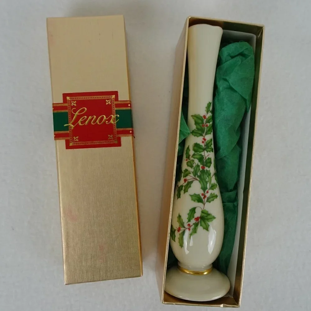 Lenox Holiday Christmas Holly Berry Bud Vase 7